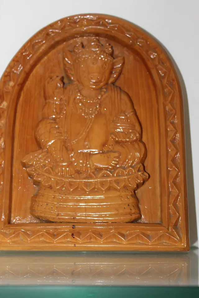 Photograph 18 of 28 from Thakur Ramsingh Ji's personal archive: his belongings and memorabilia on display shelves.